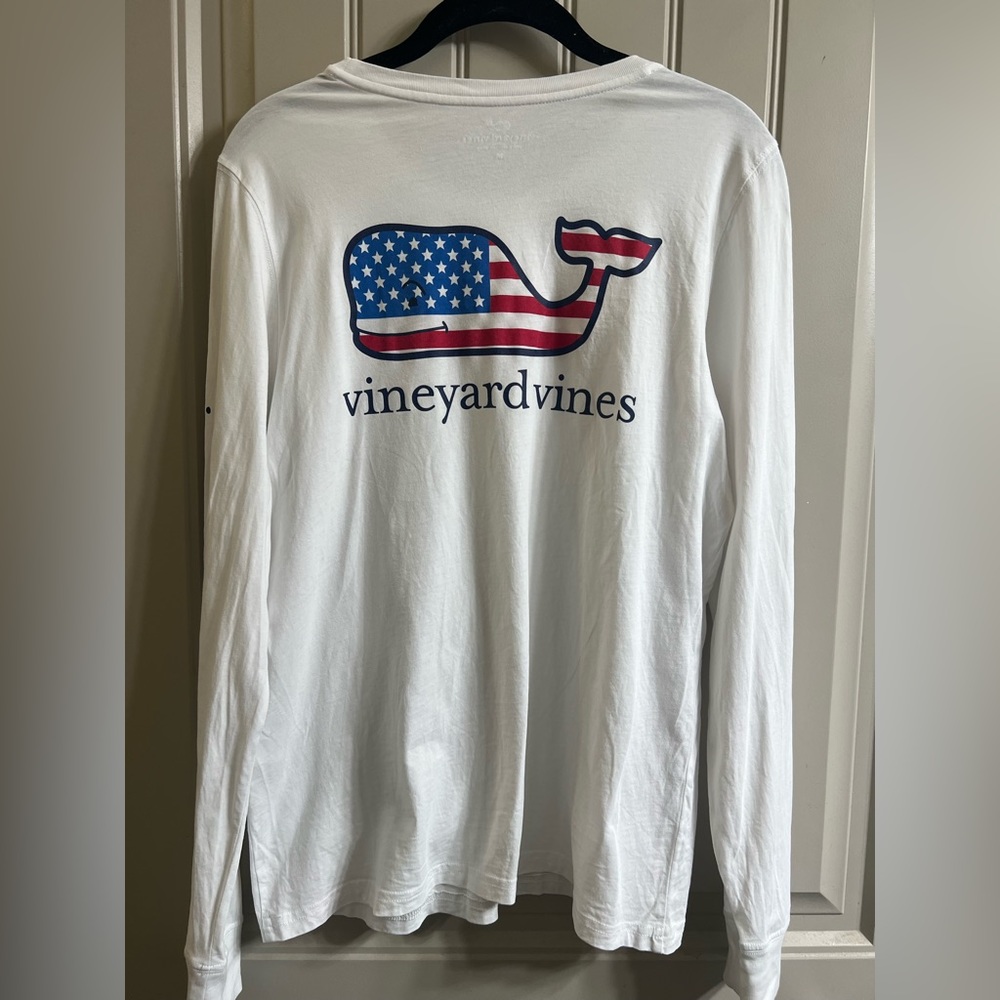Vineyard vines red white and blue flag whale long sleeve tee
